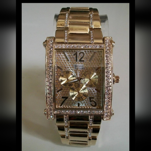 Watch - Picture 1 of 5